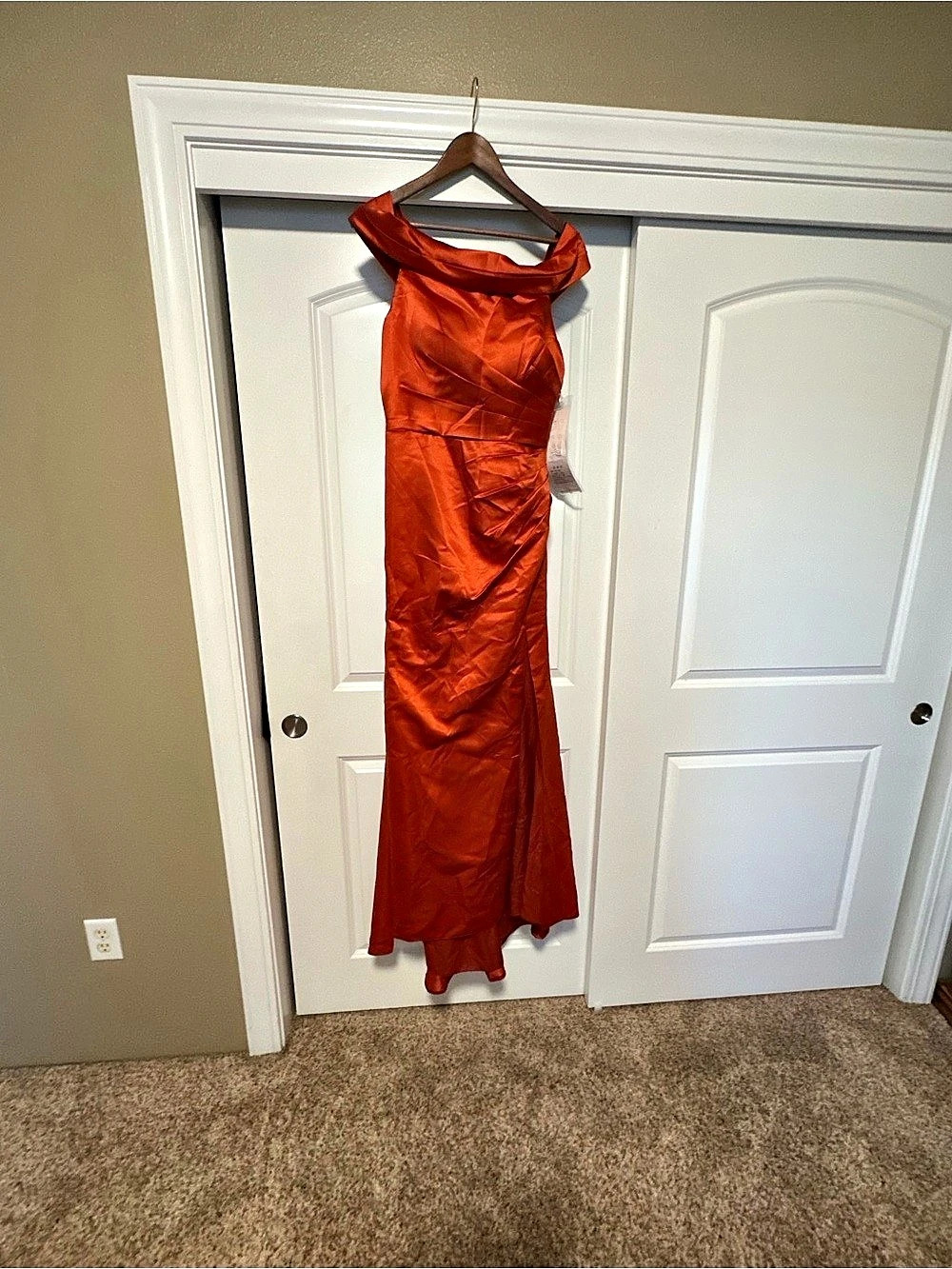 Missacc Trumpet/Mermaid Off-The-Shoulder Sweep Train Satin Mother Of The Bride